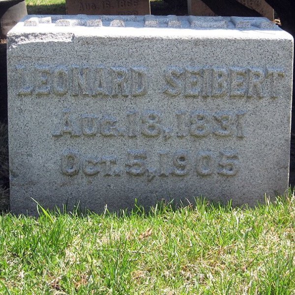 Leonard Siebert headstone