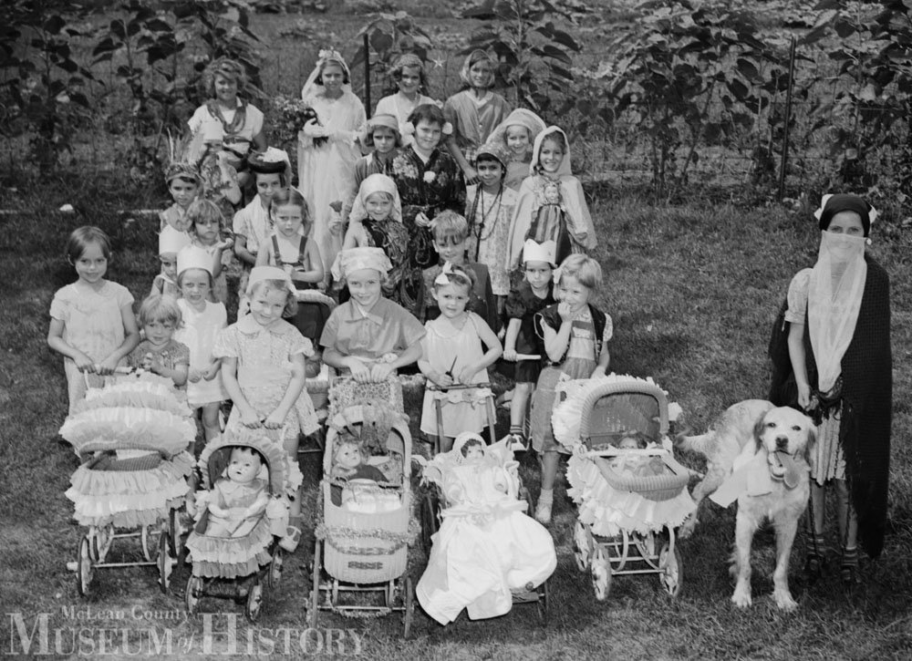 Doll parade, 1939.