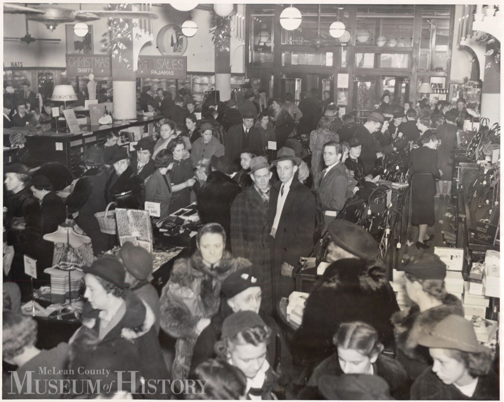 Livingston's Christmas shopping, 1930s.