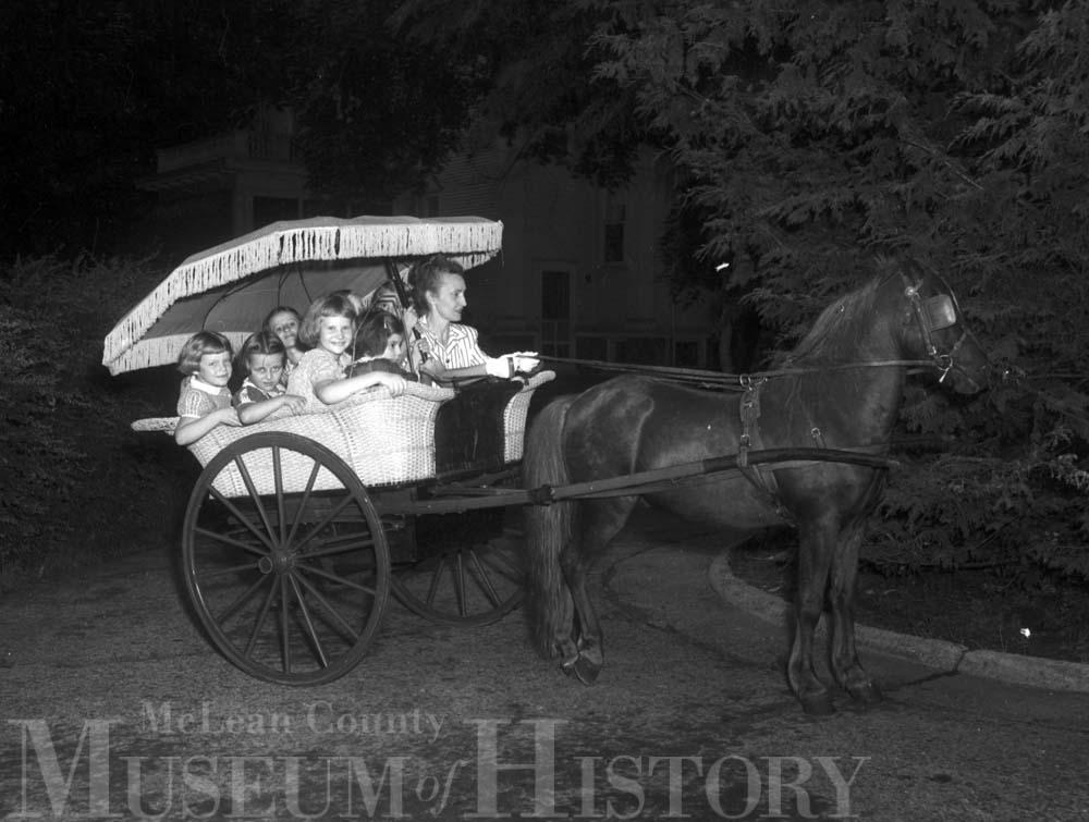 Pony cart ride, 1947.